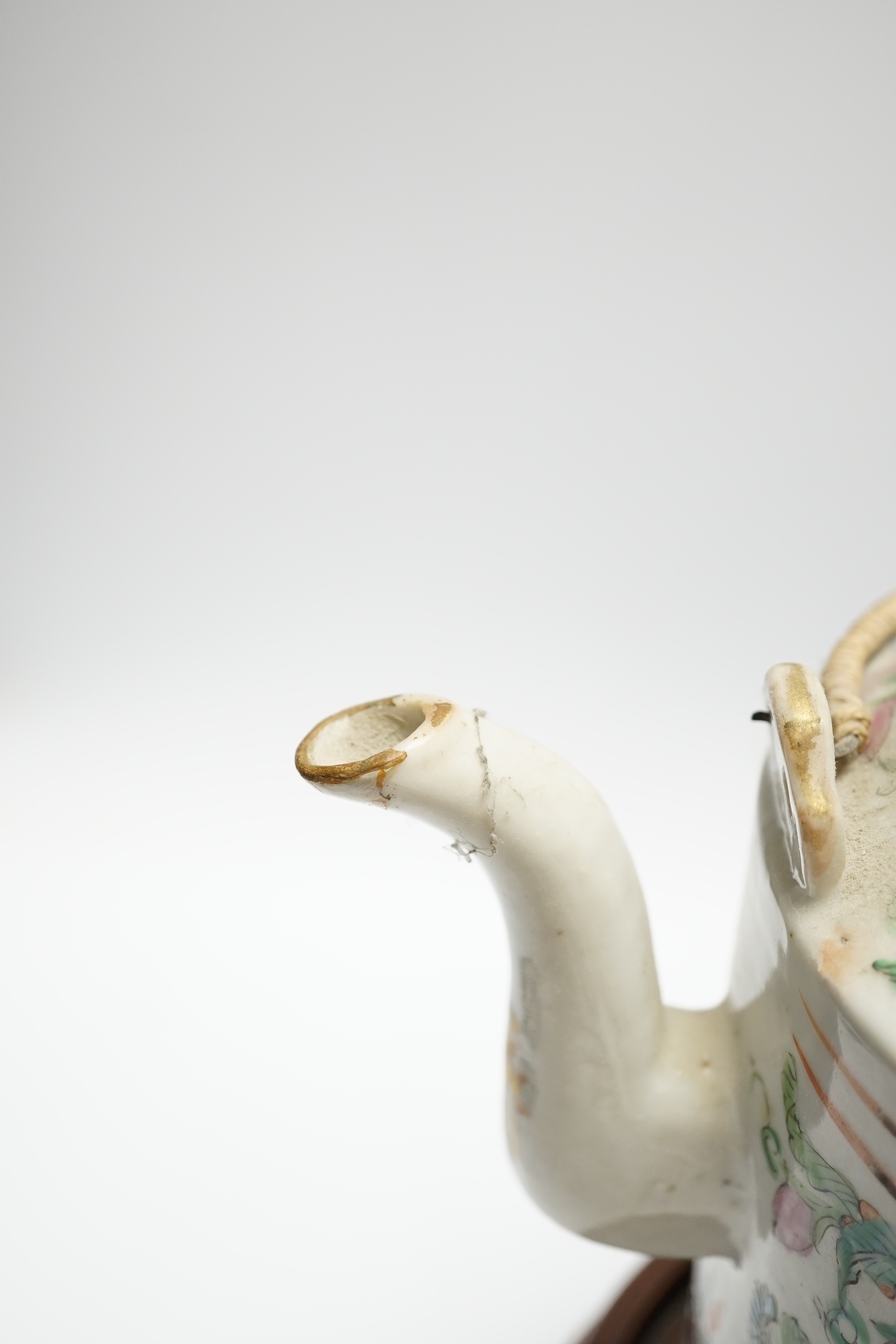 A Chinese famille rose inscribed hat stand and teapot and cover, both late 19th/early 20th century (2) tallest 29cm